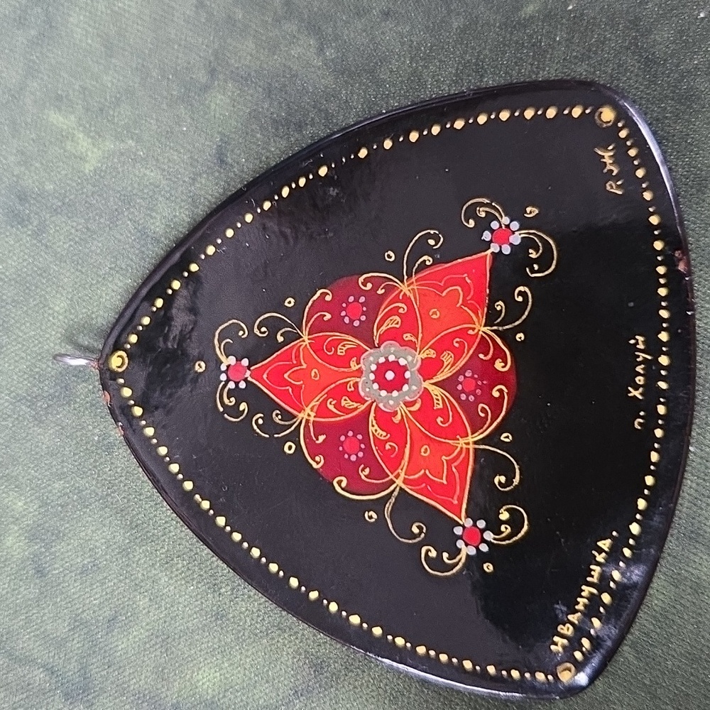 Russian Lacquer Pendant - Picture 3 of 5